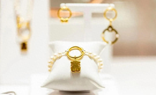 直播买珠宝-直播间狂卖15亿，谁在撑起千亿珠宝市场？