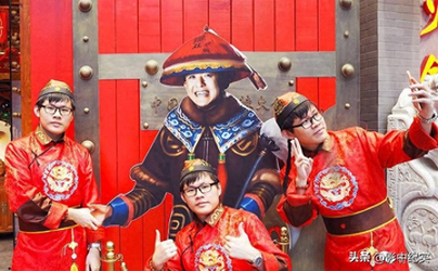 明星火锅店赚钱吗-明星搞副业：4元成本卖上千，火锅店人均500元，坑粉丝一点不手软