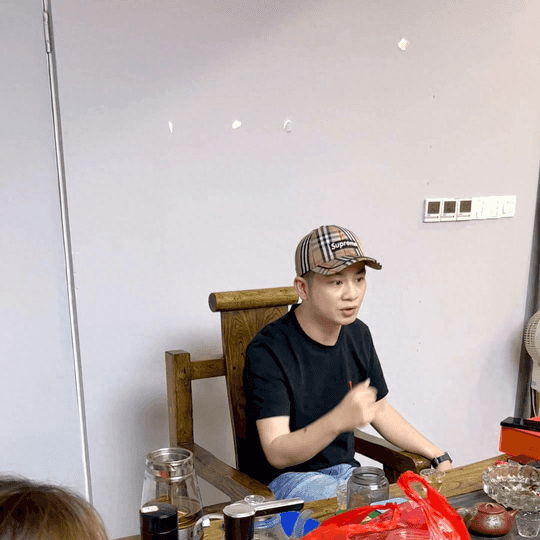 抖音直播带货卖什么赚钱-普通人逆天改命最好的创业方式就是做抖音直播带货，一台手