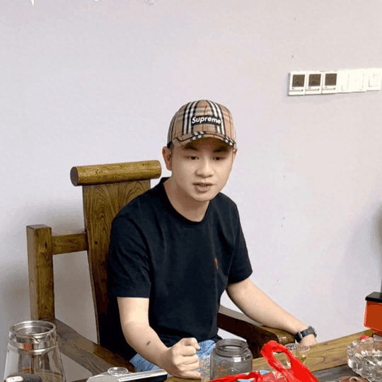 抖音直播带货卖什么赚钱-普通人逆天改命最好的创业方式就是做抖音直播带货，一台手