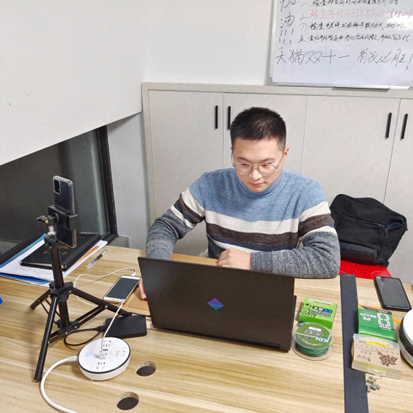 开网店一个月能赚多少钱-98年小伙每天2小时开网店月入5万！揭秘他的成功秘诀！