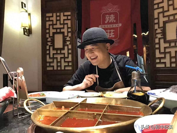 明星火锅店赚钱吗-明星搞副业：4元成本卖上千，火锅店人均500元，坑粉丝一点不手软