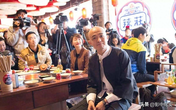 明星火锅店赚钱吗-明星搞副业：4元成本卖上千，火锅店人均500元，坑粉丝一点不手软