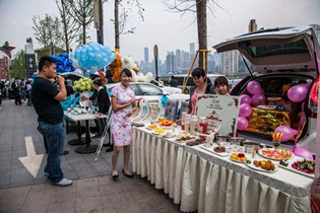 有车做什么兼职,除了跑车-有车一族，除了跑滴滴，还可以做这个副业