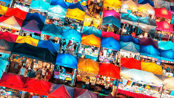 摆摊赚钱项目怎么样啊-摆摊7天收入3000元，年轻人的暴利小生意